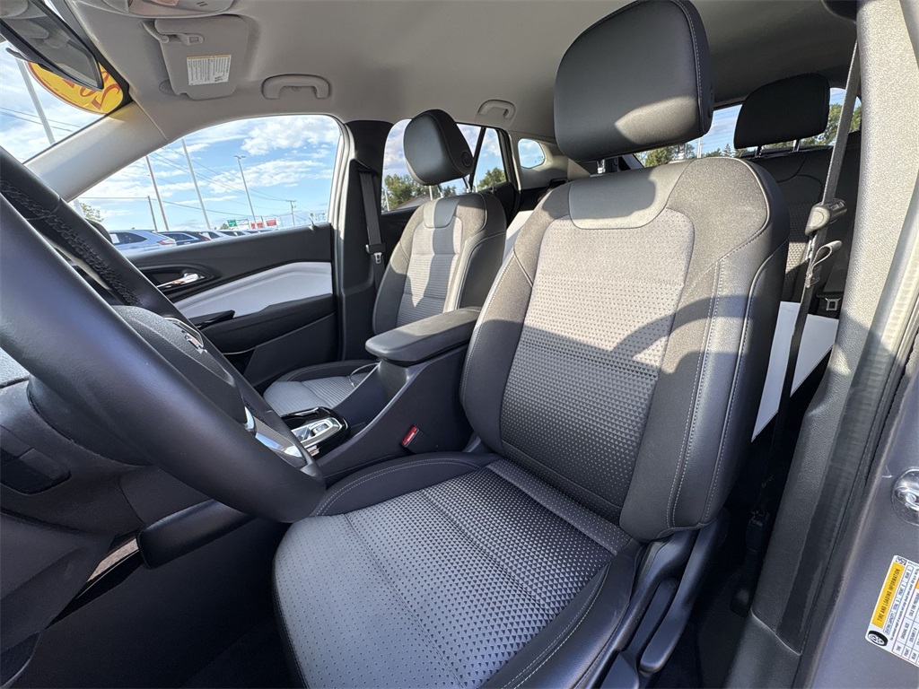 2024 Chevrolet Trax LT photo 12