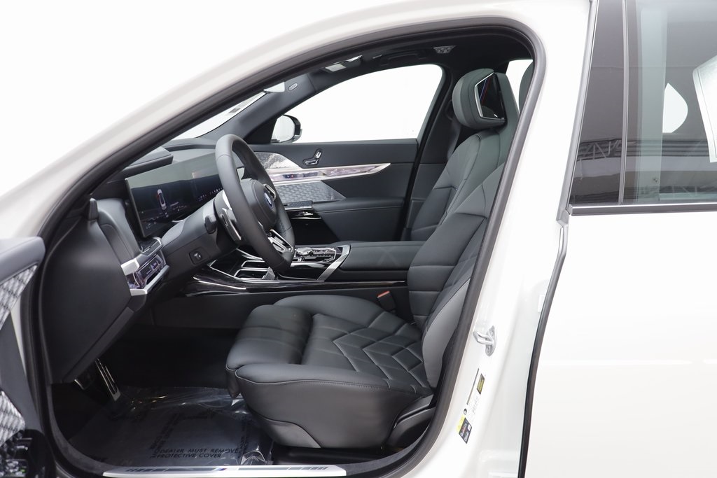 2026 Bmw 750e photo 7