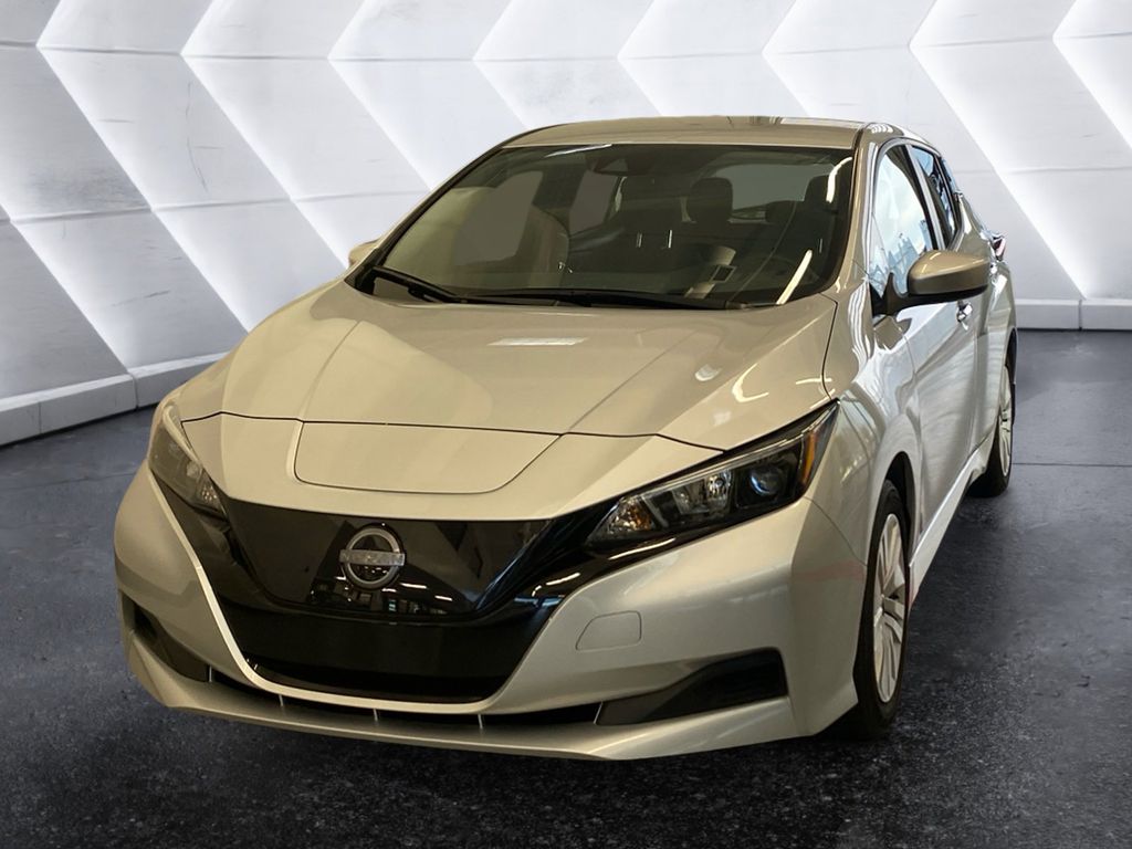 2023 Nissan Leaf S photo 3