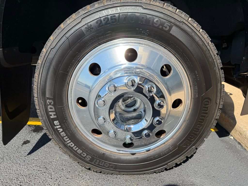 2020 Ford F-450 Platinum photo 14