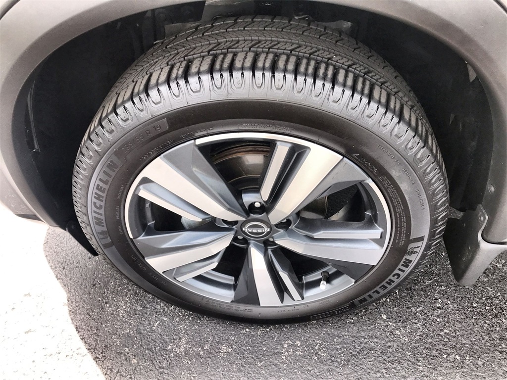 2023 Nissan Rogue Platinum photo 10