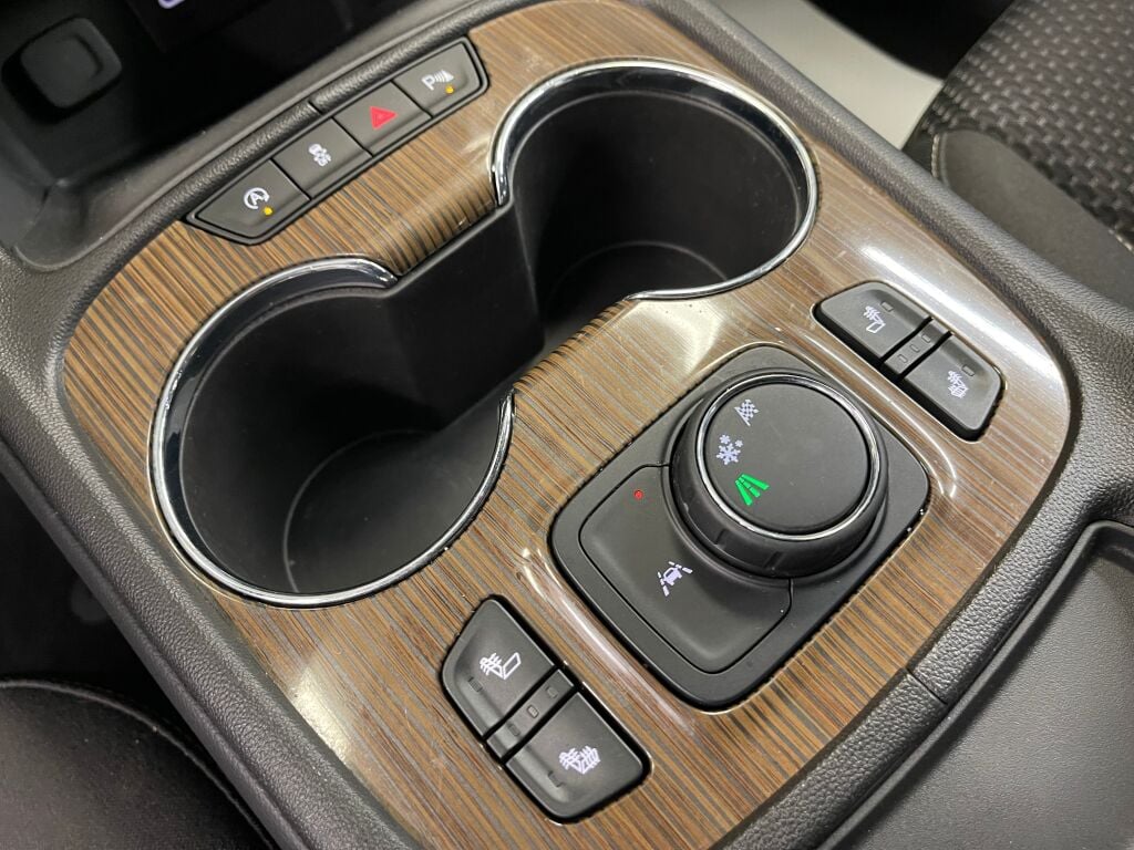 2023 Gmc Acadia SLE photo 12