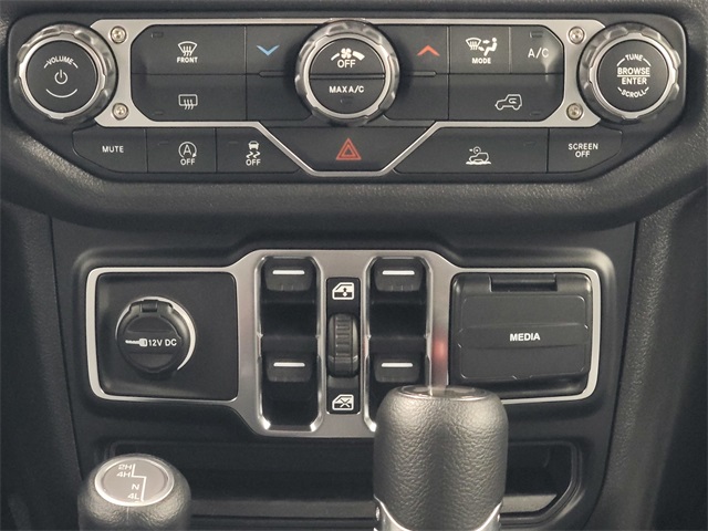 2025 Jeep Wrangler Sport S photo 22