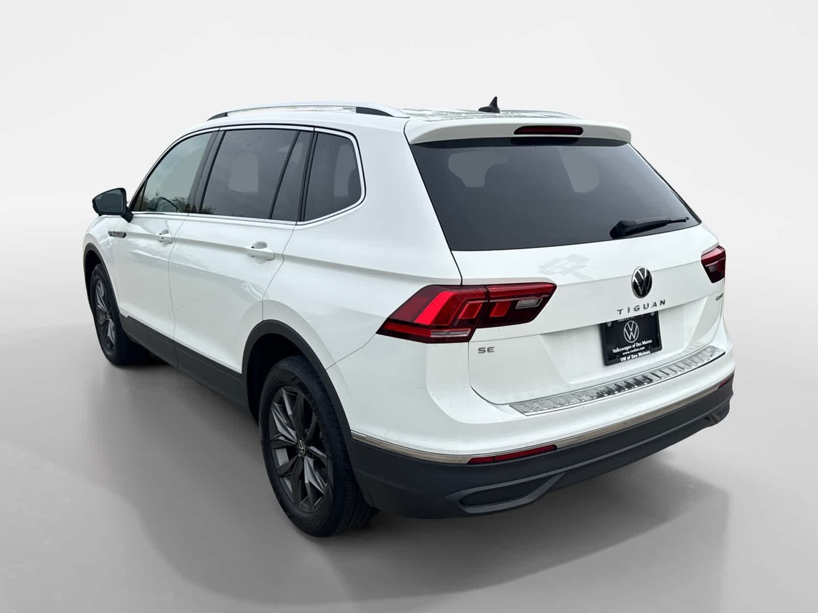 2022 Volkswagen Tiguan SE photo 4