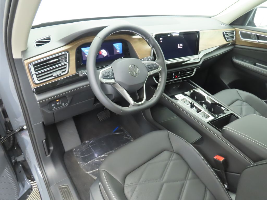 2026 Volkswagen Atlas SE Technology photo 9