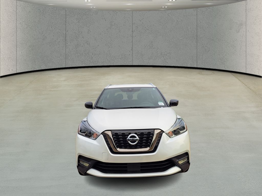2020 Nissan Kicks SR photo 3