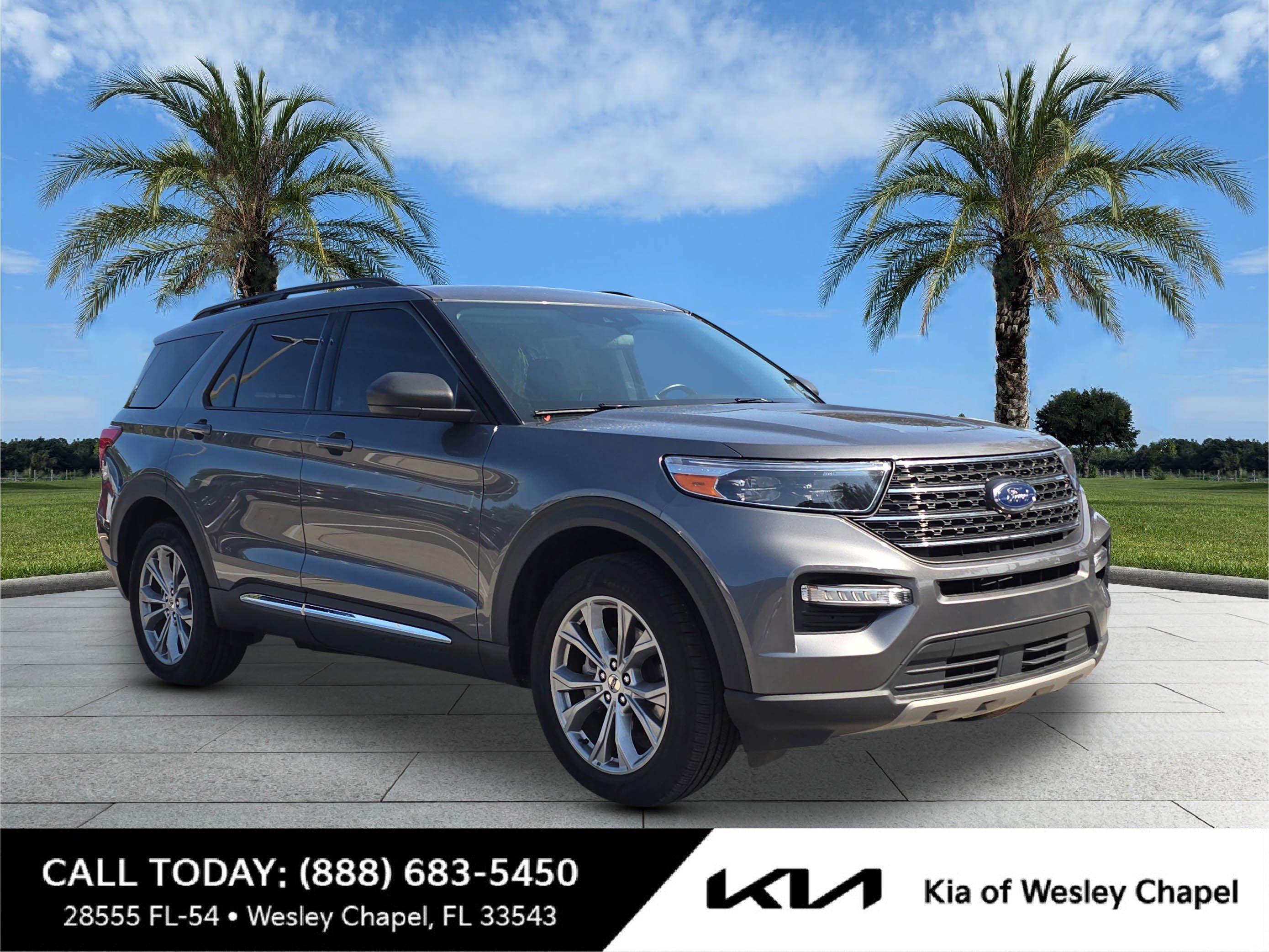 2022 Ford Explorer XLT's photo