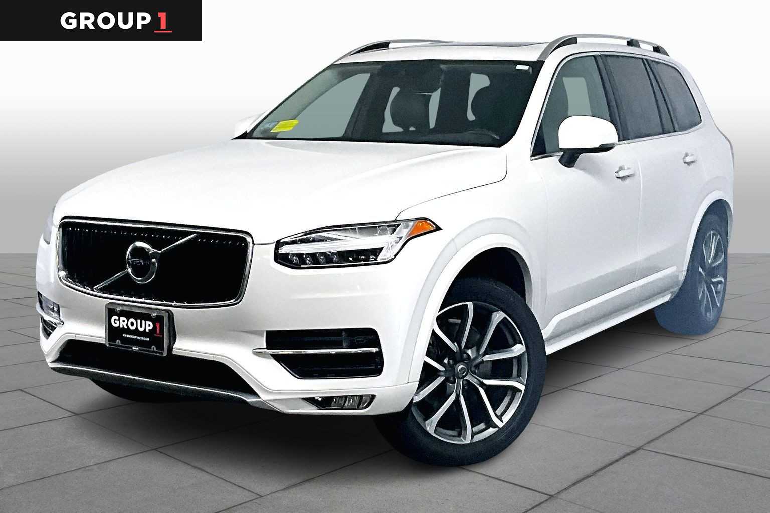 2018 Volvo XC90 Momentum's photo