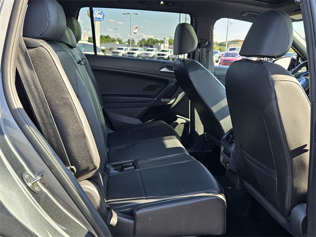 2020 Volkswagen Tiguan SE R-Line Black photo 15