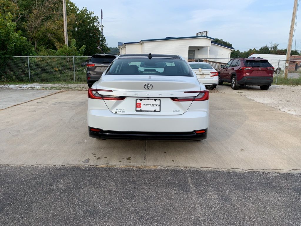 2026 Toyota Camry Hybrid XLE photo 4