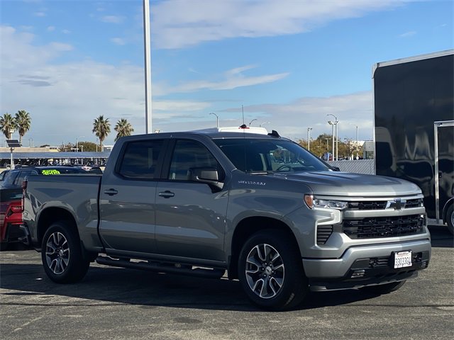 2025 Chevrolet Silverado 1500 RST photo 3
