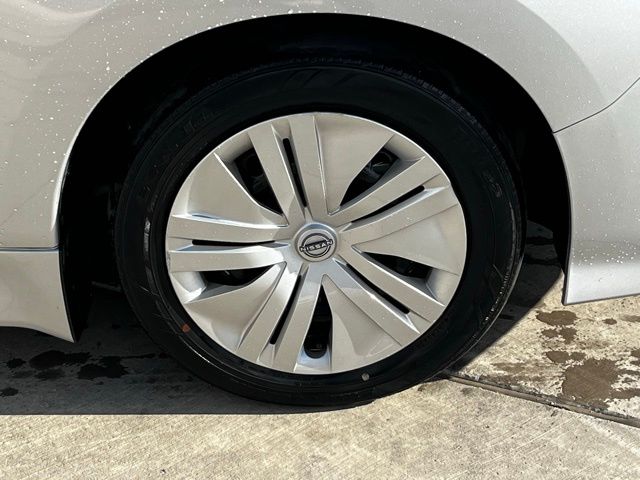 2023 Nissan Leaf S photo 2