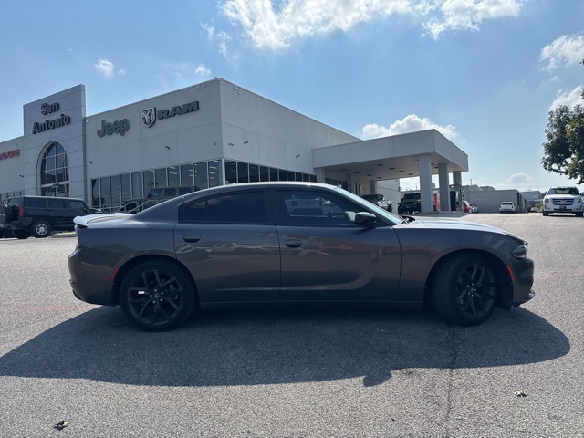 2022 Dodge Charger SXT photo 4