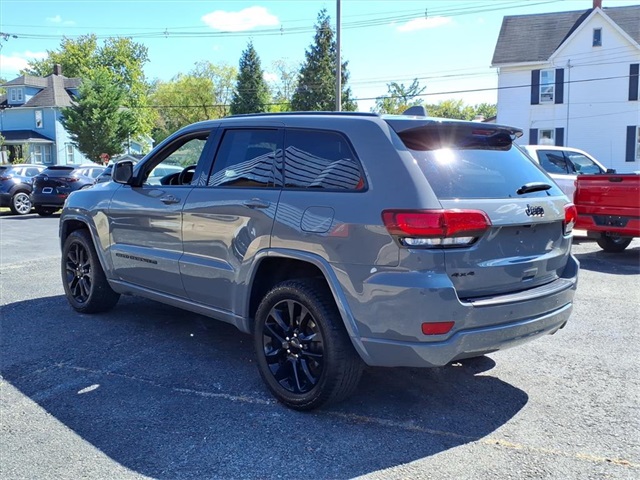 2022 Jeep Cherokee Laredo X photo 3