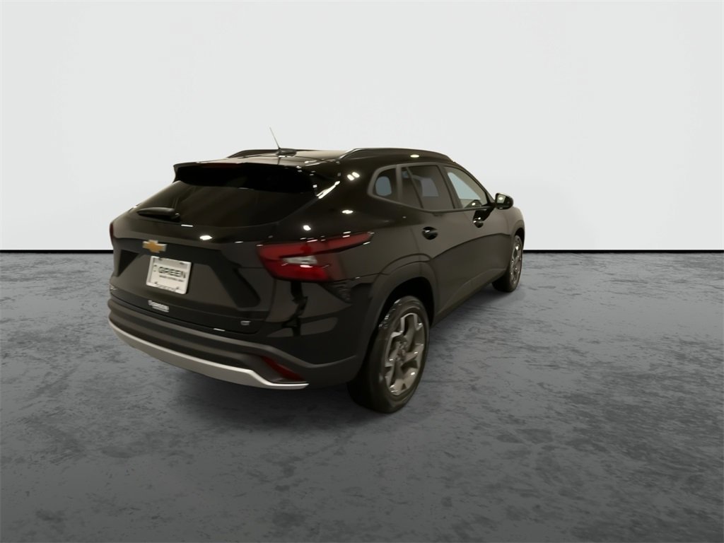 2025 Chevrolet Trax LT photo 8