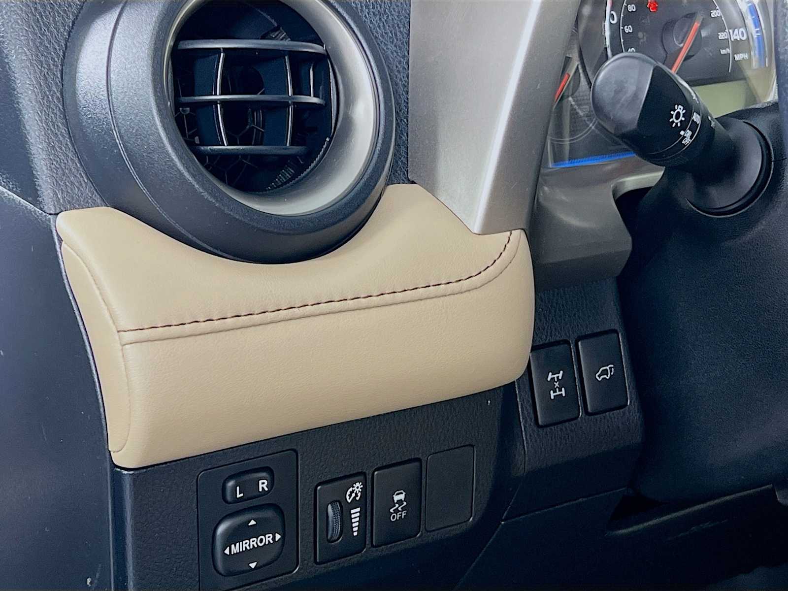 2013 Toyota RAV4 Limited photo 9