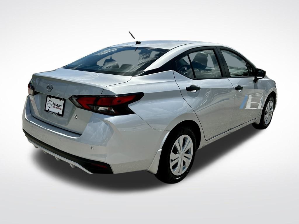 2025 Nissan Versa S photo 5