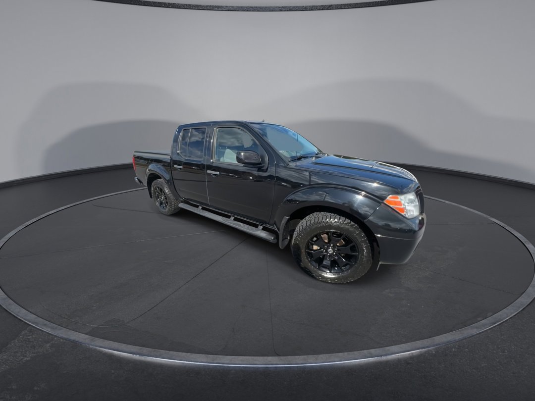 2018 Nissan Frontier Crew Cab SV photo 2