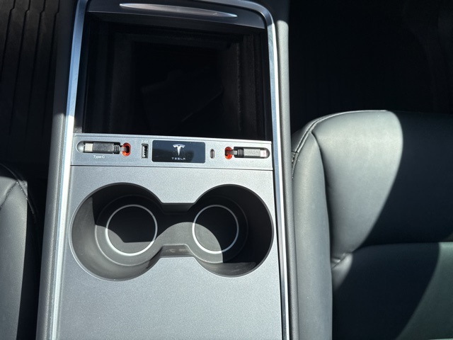 2024 Tesla Model Y Long Range photo 16