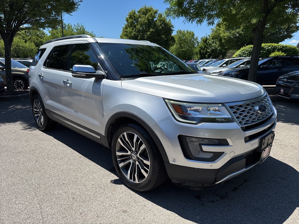 2017 Ford Explorer Platinum photo 4