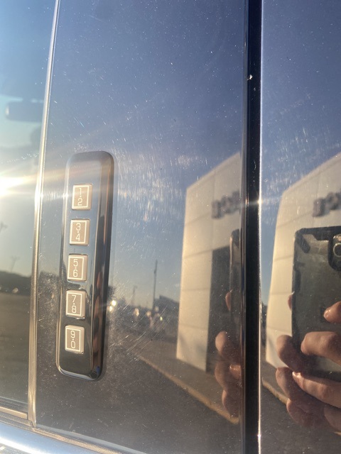 2022 Ford F-150 Platinum photo 9