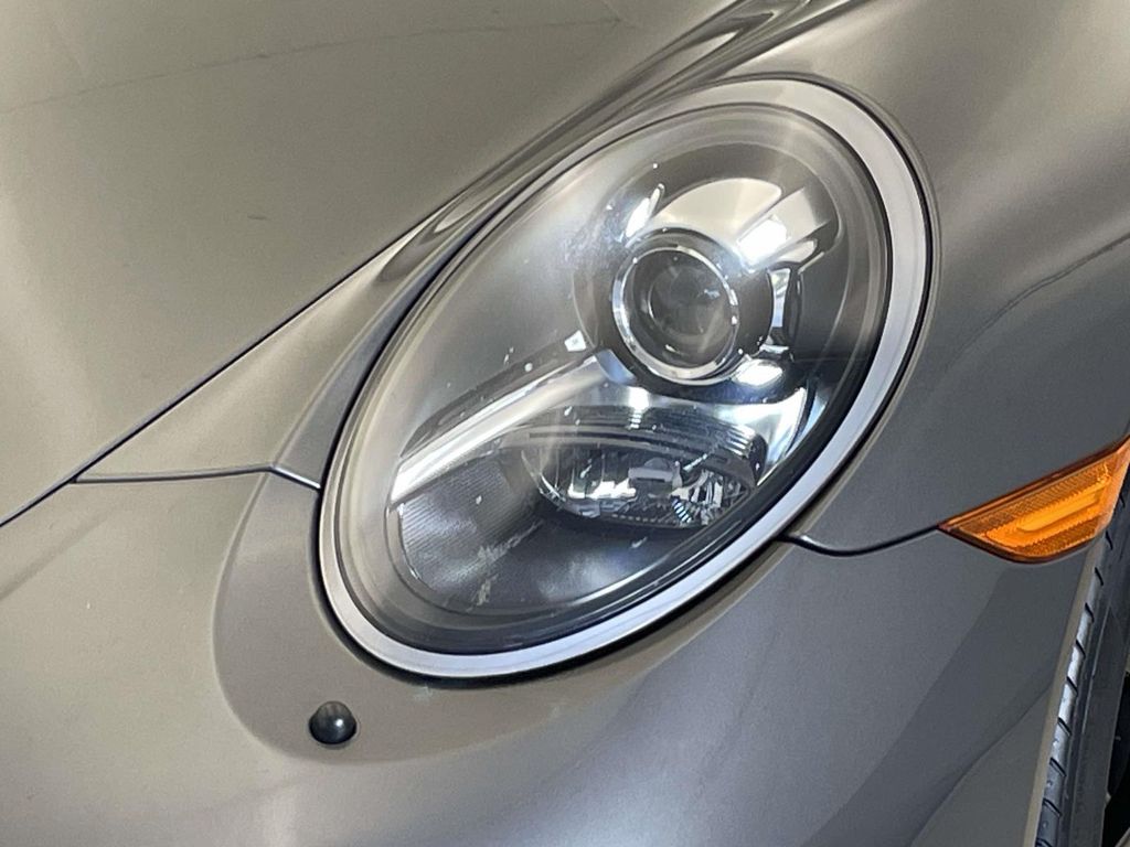 2017 Porsche 911 Targa 4 GTS photo 15