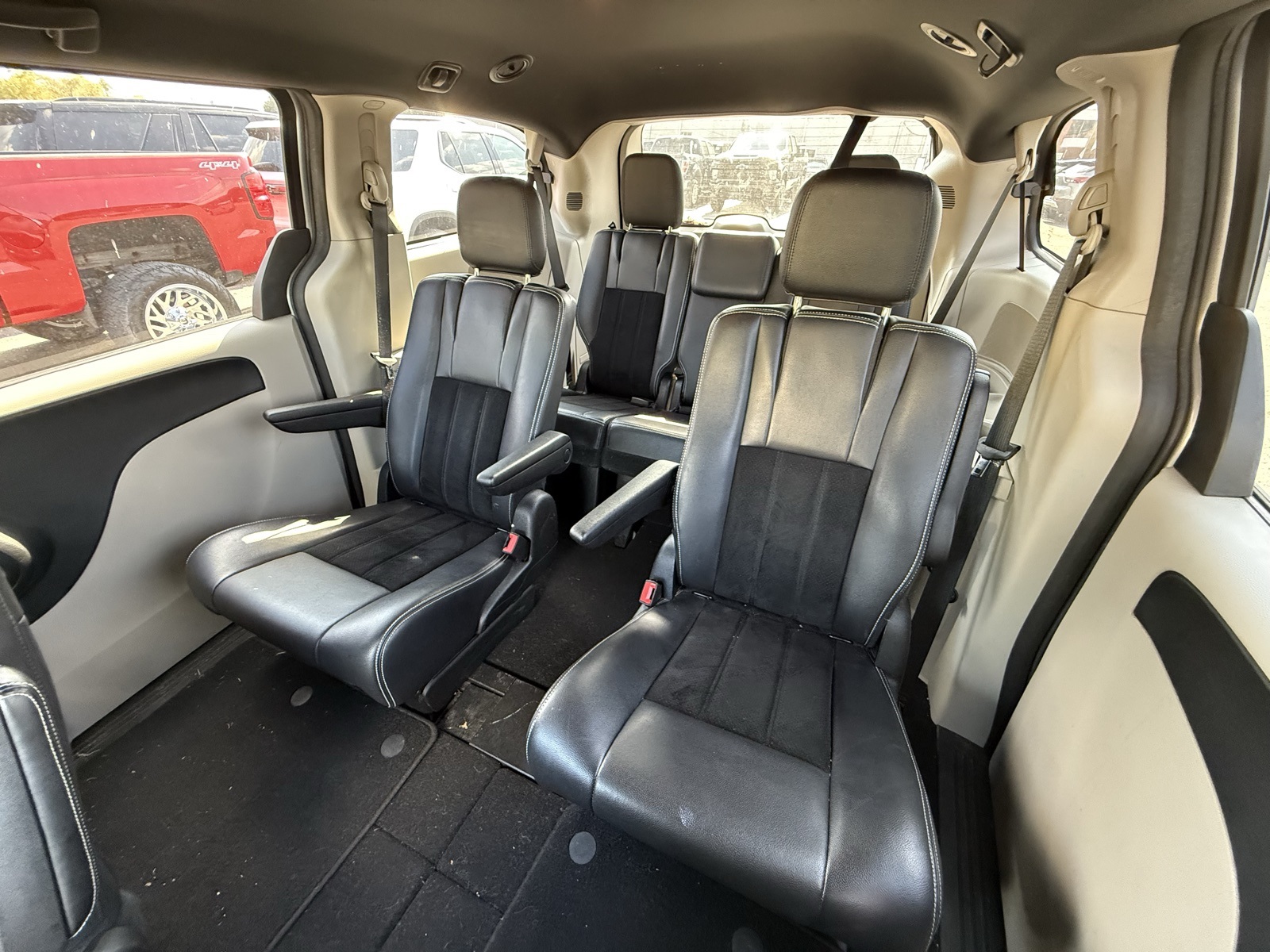 2014 Dodge Grand Caravan SXT photo 20