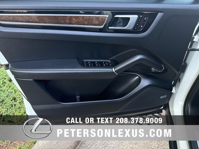 2019 Porsche Cayenne Base photo 22