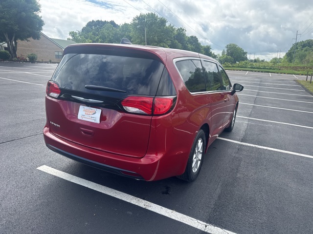 2025 Chrysler Voyager LX photo 7