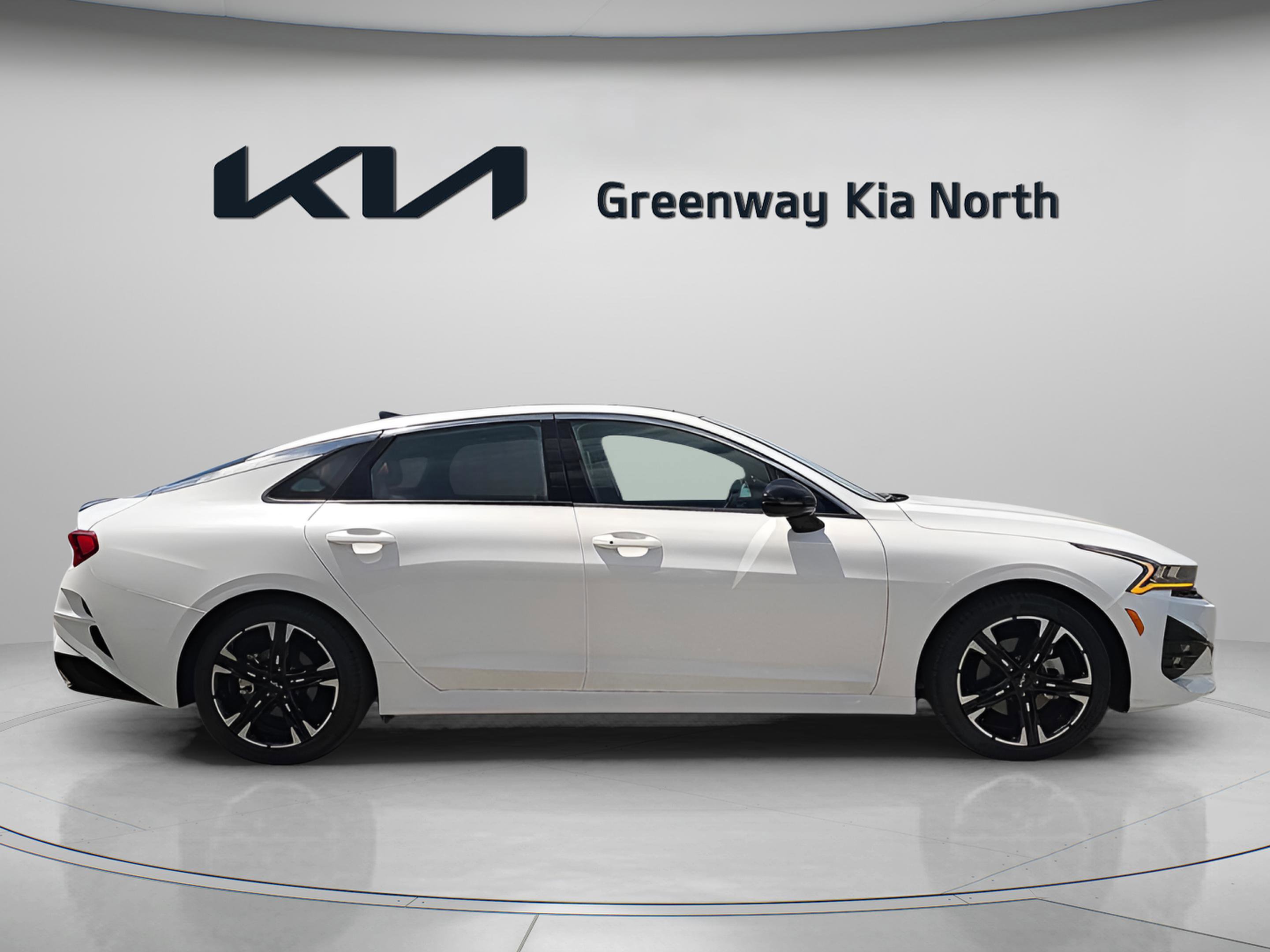 2024 Kia K5 GT-Line photo 4