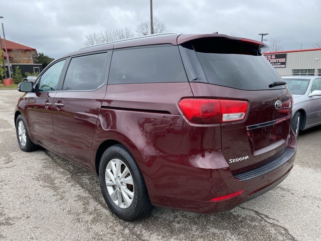 2016 Kia Sedona LX photo 4