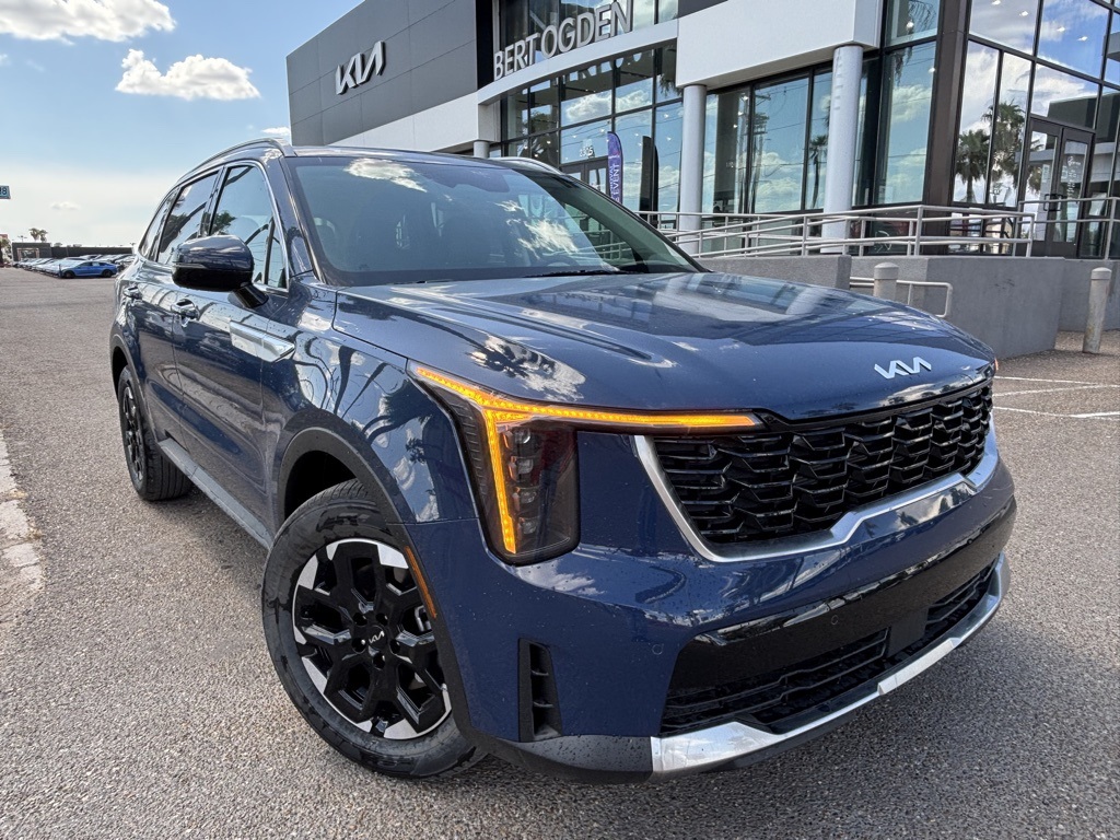 2025 Kia Sorento S's photo
