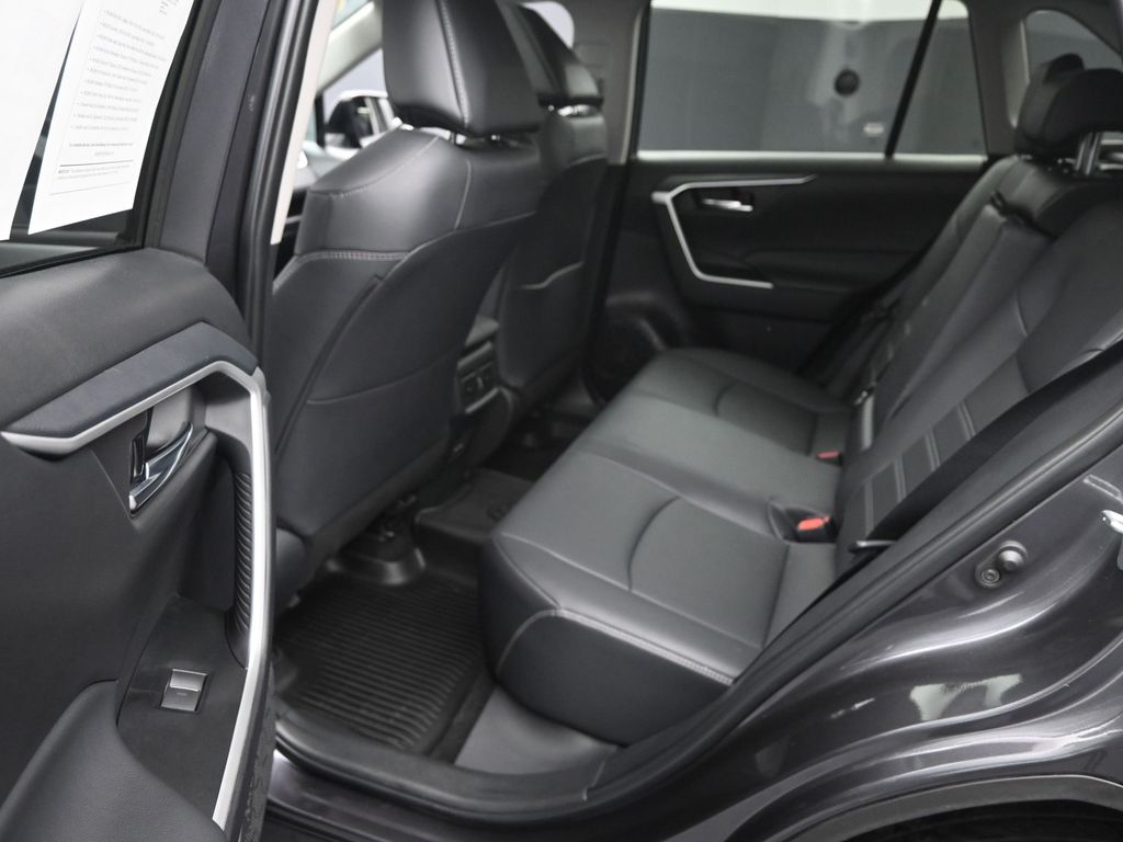 2024 Toyota RAV4 XLE Premium photo 9