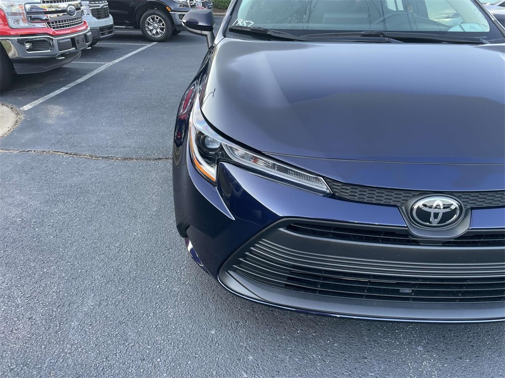 2025 Toyota Corolla LE photo 11