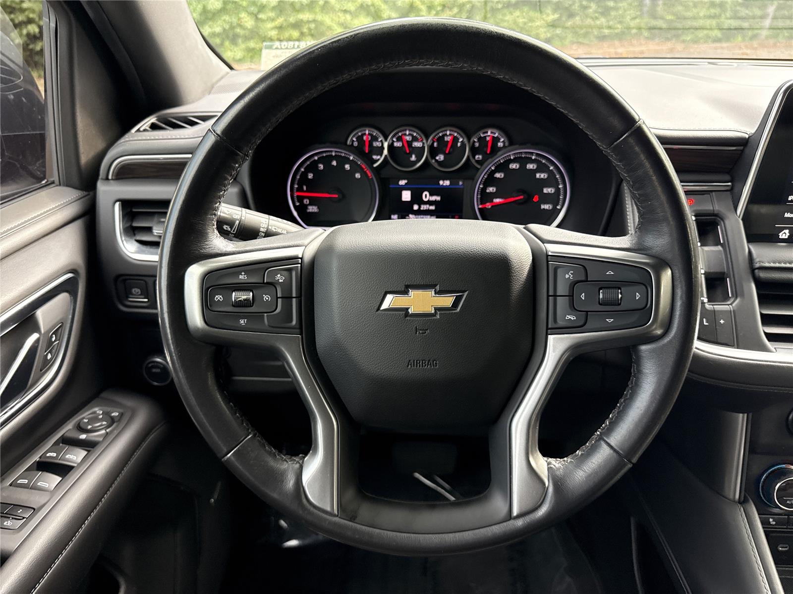 2021 Chevrolet Suburban 1500 LT photo 12