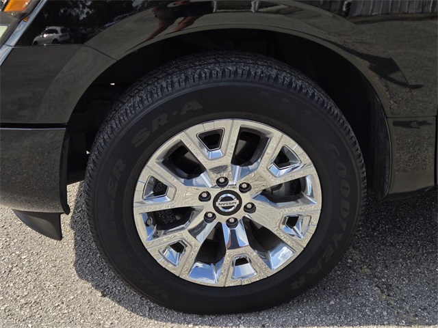 2020 Nissan Titan SL Crew Cab photo 2