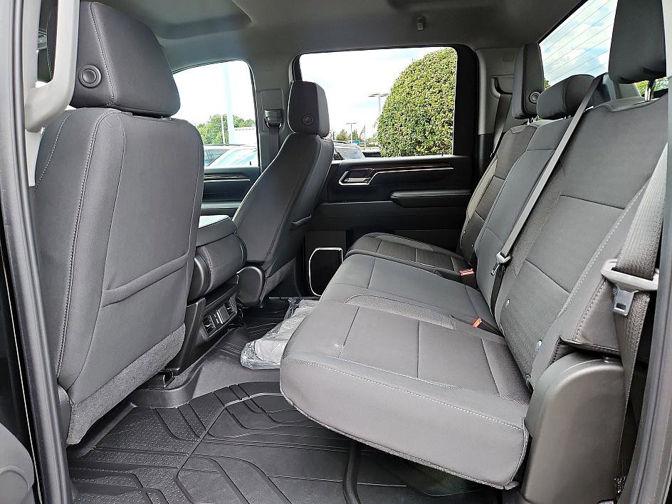 2025 Chevrolet Silverado 2500HD LT photo 11