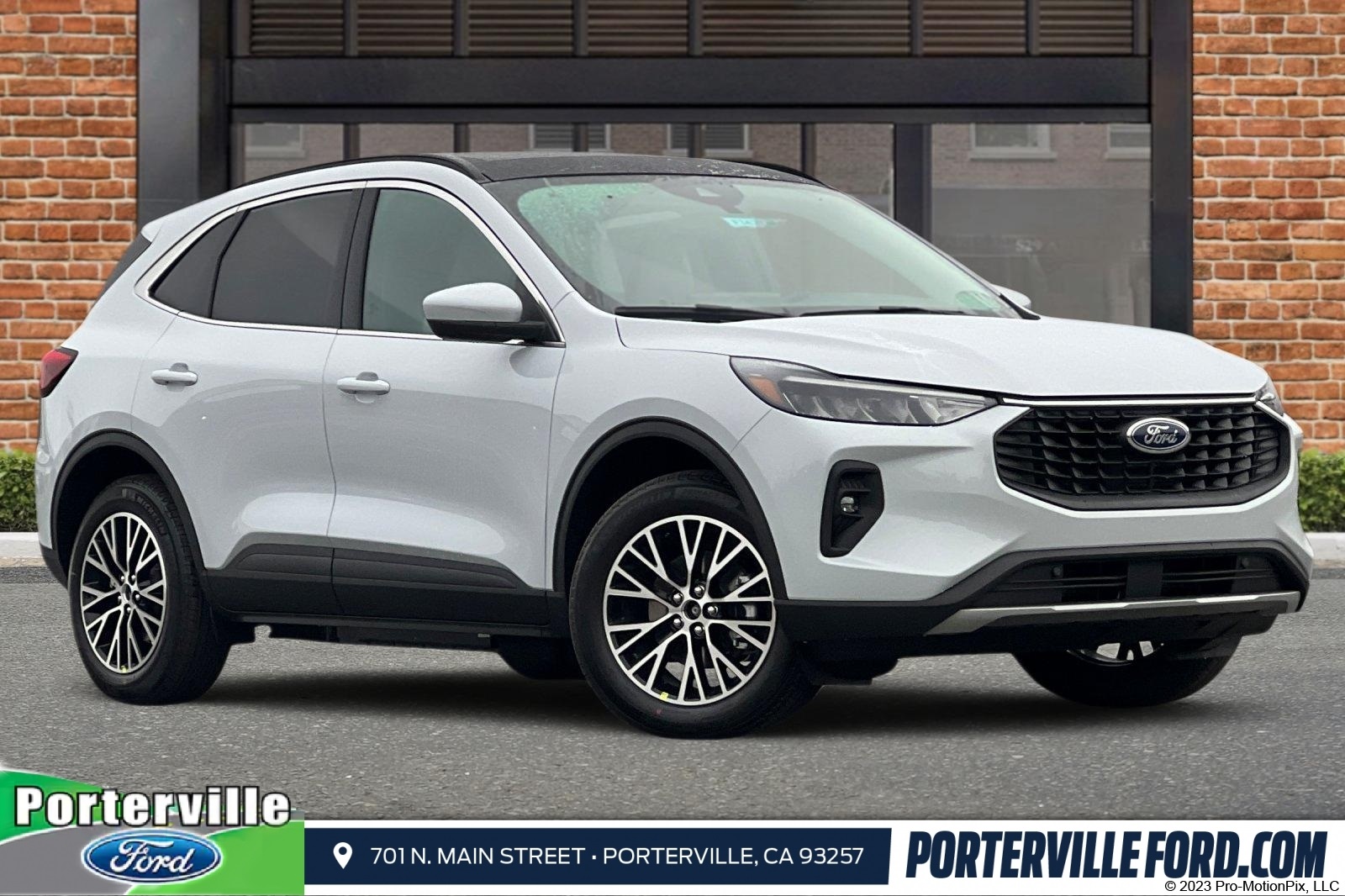 2025 Ford Escape PHEV's photo