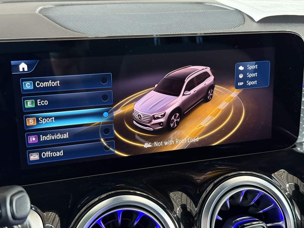 2025 Mercedes Benz GLB 250 4MATIC photo 3
