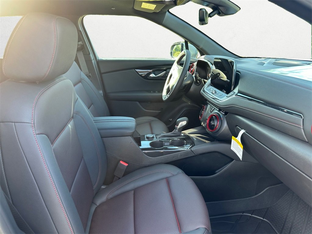 2025 Chevrolet Blazer RS photo 13
