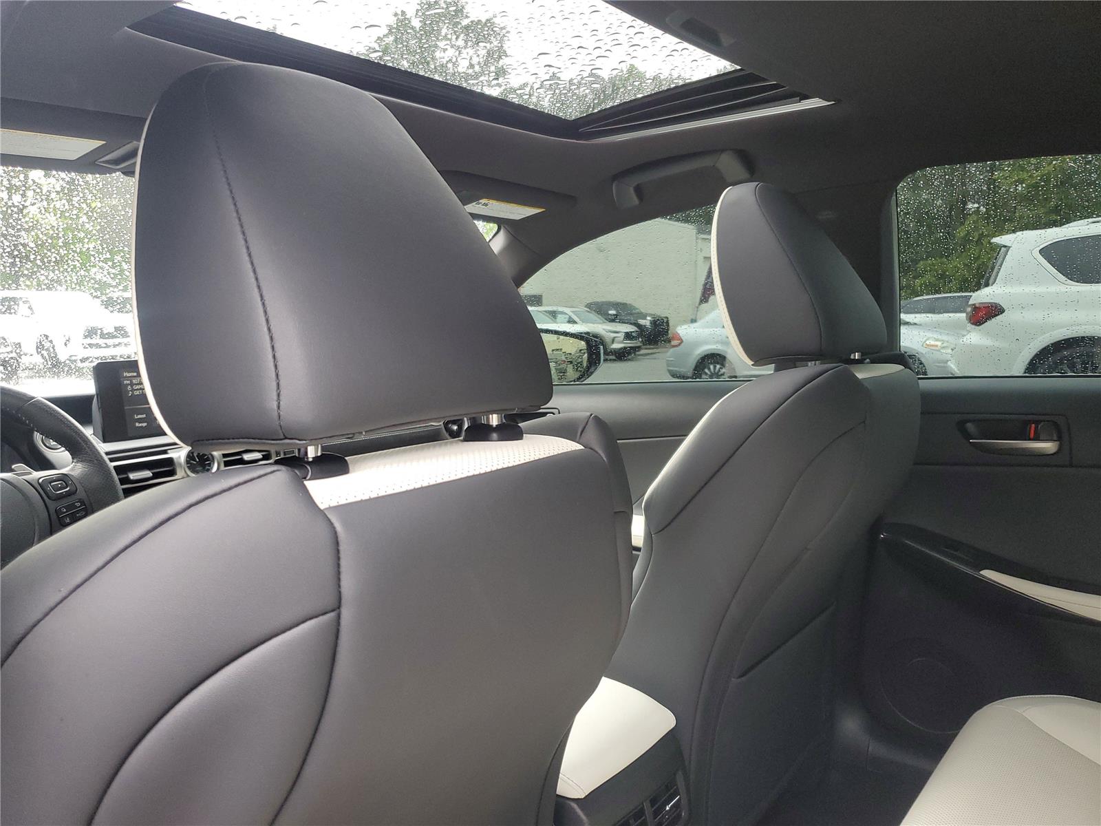 2022 Lexus IS 350 F SPORT photo 12