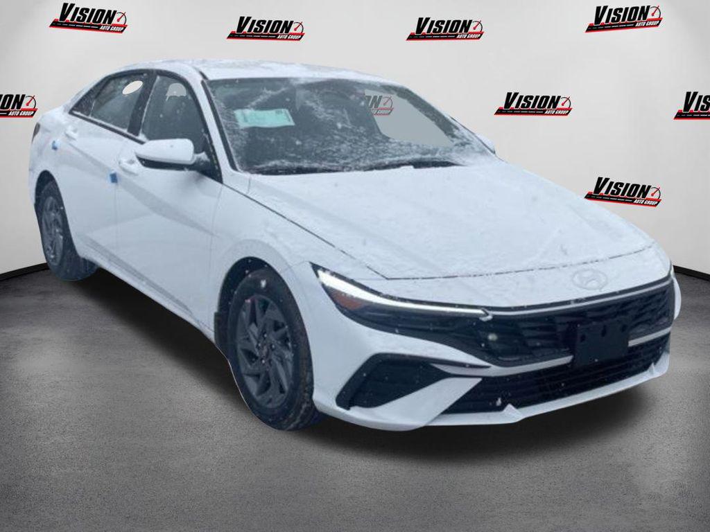 2024 Hyundai Elantra SEL's photo