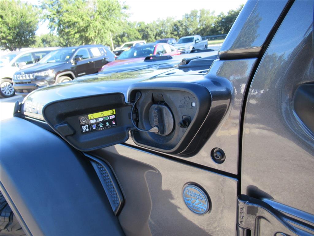 2023 Jeep Wrangler Rubicon 4xe photo 9