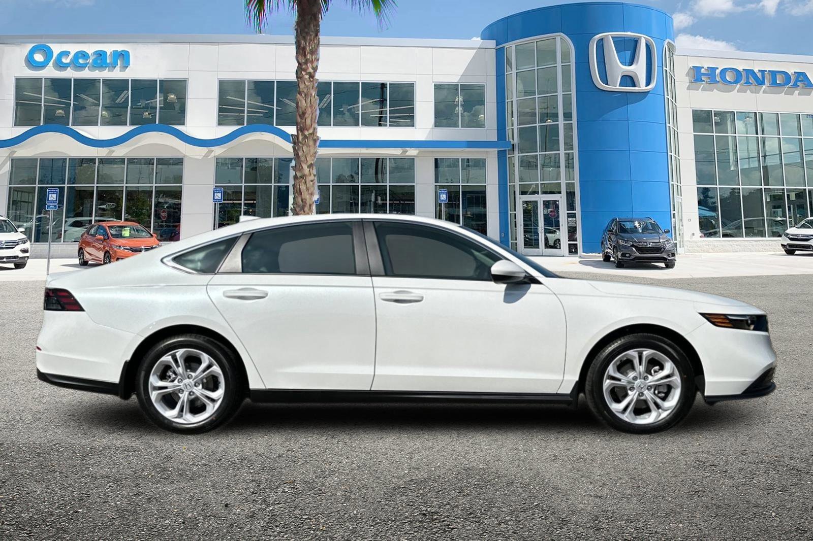 2025 Honda Accord LX photo 3