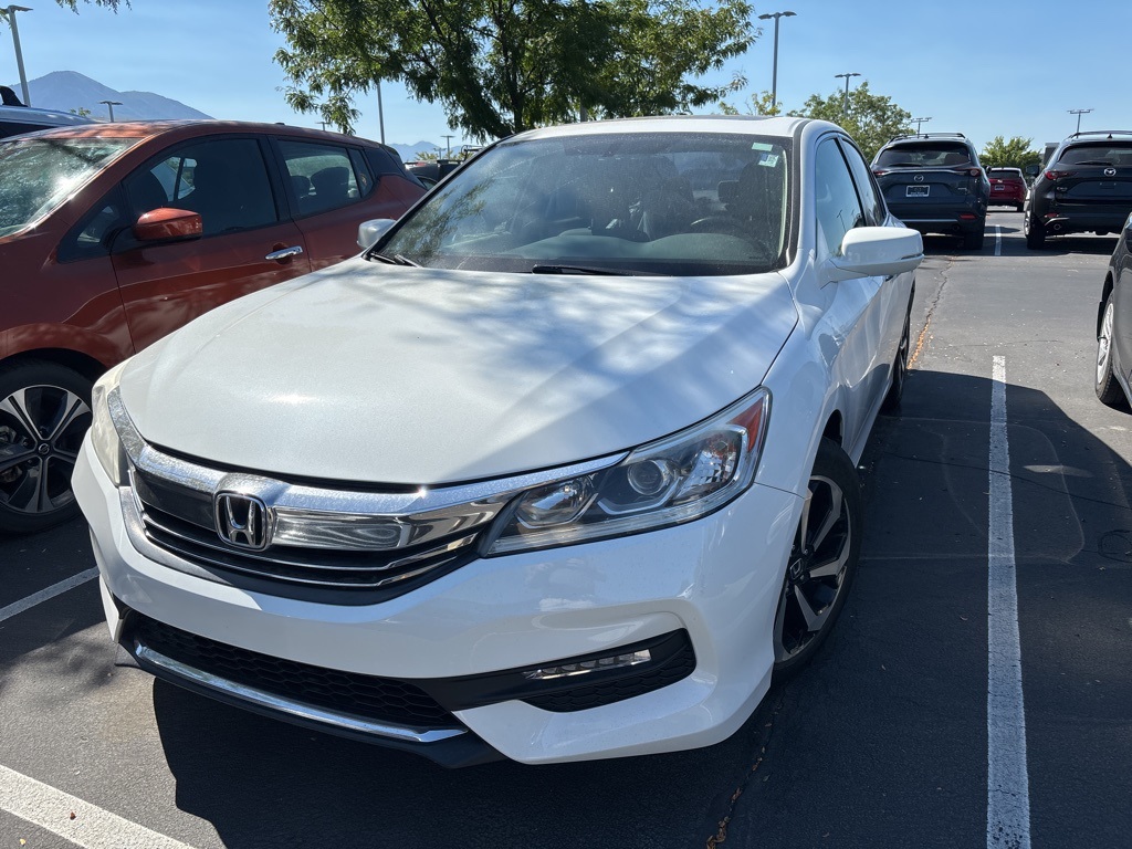 Used 2016 White Honda EX-L image 1