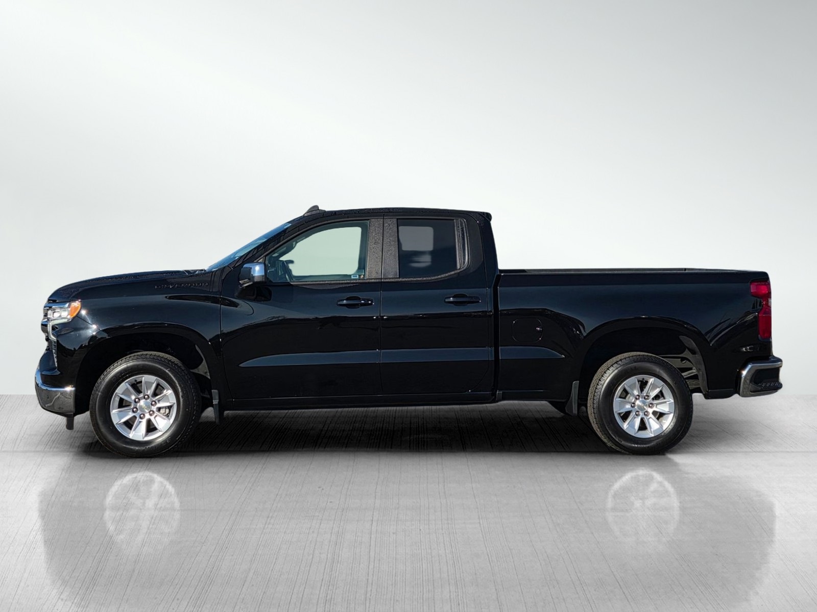 2023 Chevrolet Silverado 1500 LT photo 4