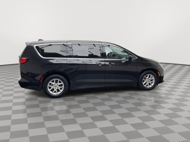 2022 Chrysler Voyager LX photo 33