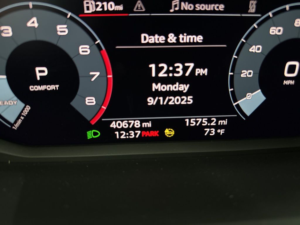 2022 Audi Q3 Premium photo 3