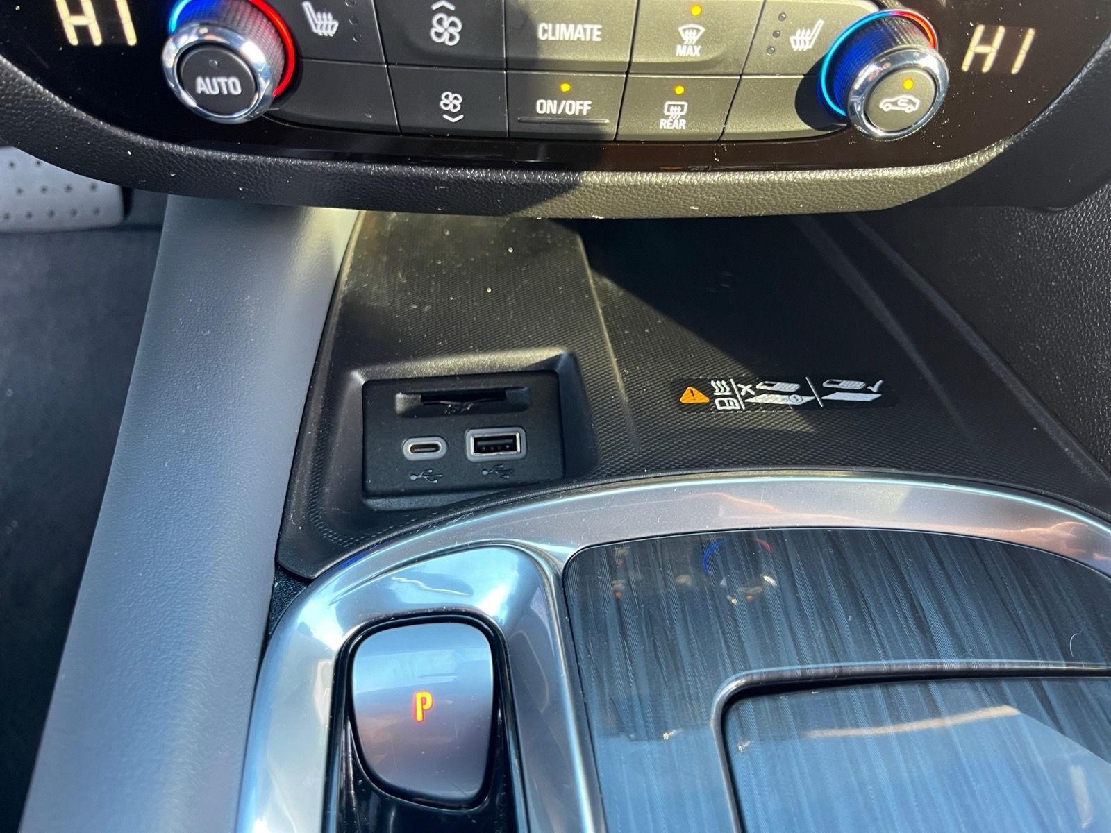 2022 Buick Enclave Essence photo 18