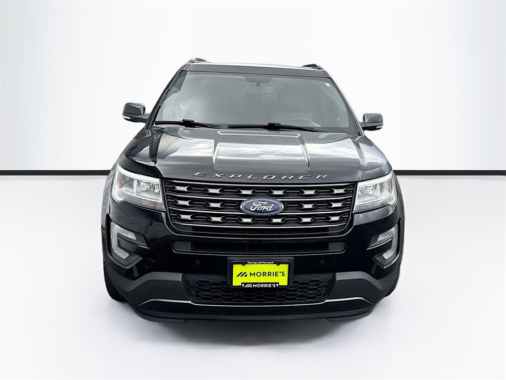 2017 Ford Explorer XLT photo 2